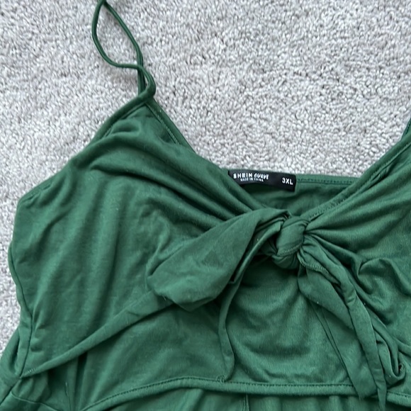 Green Cut Out Flowy Top from Shein - Picture 3 of 5